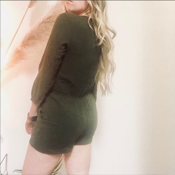 NEW MADEWELL Mallorca Button Front Tie Vneck Army Olive Green Shorts Romper S - Picture 3 of 8